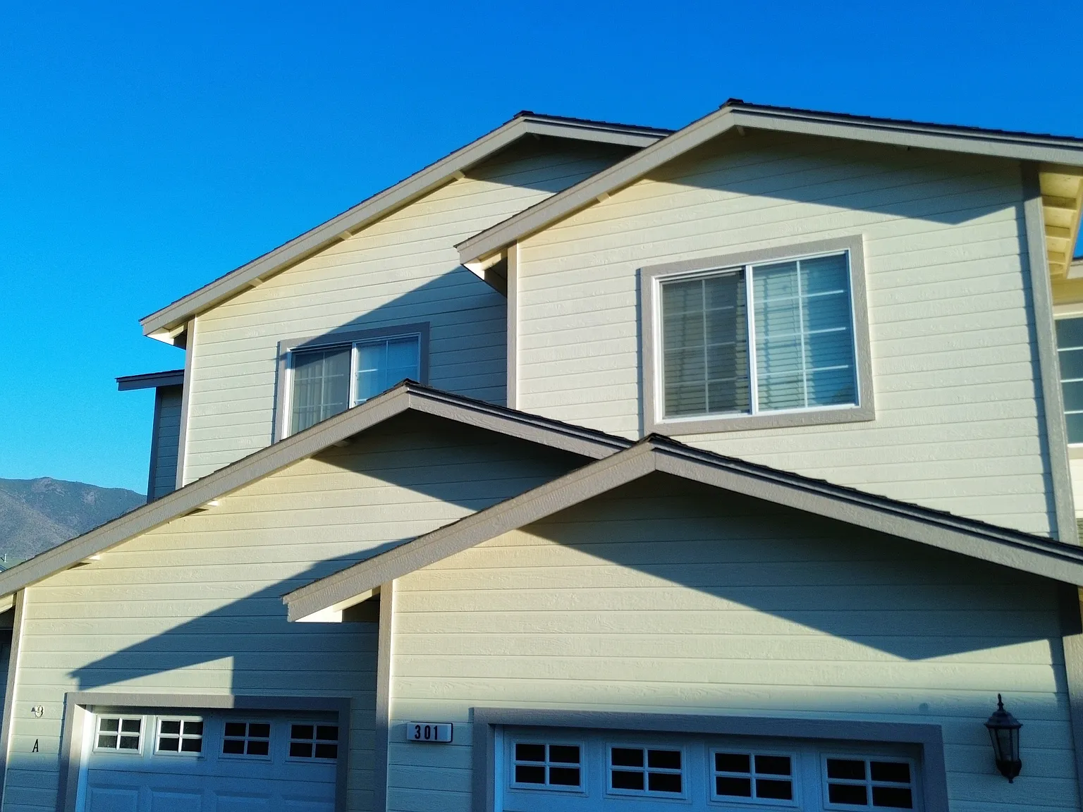 3 bed, 2.5 bath, 1200 sqft, $1,800 — Photo 3