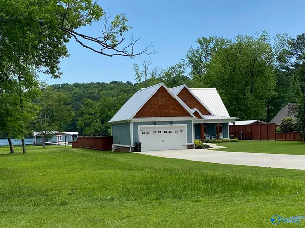 233 Lake Blvd, Scottsboro, AL 35769