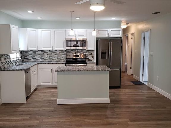 3rd image of 12093 Maiden Ln