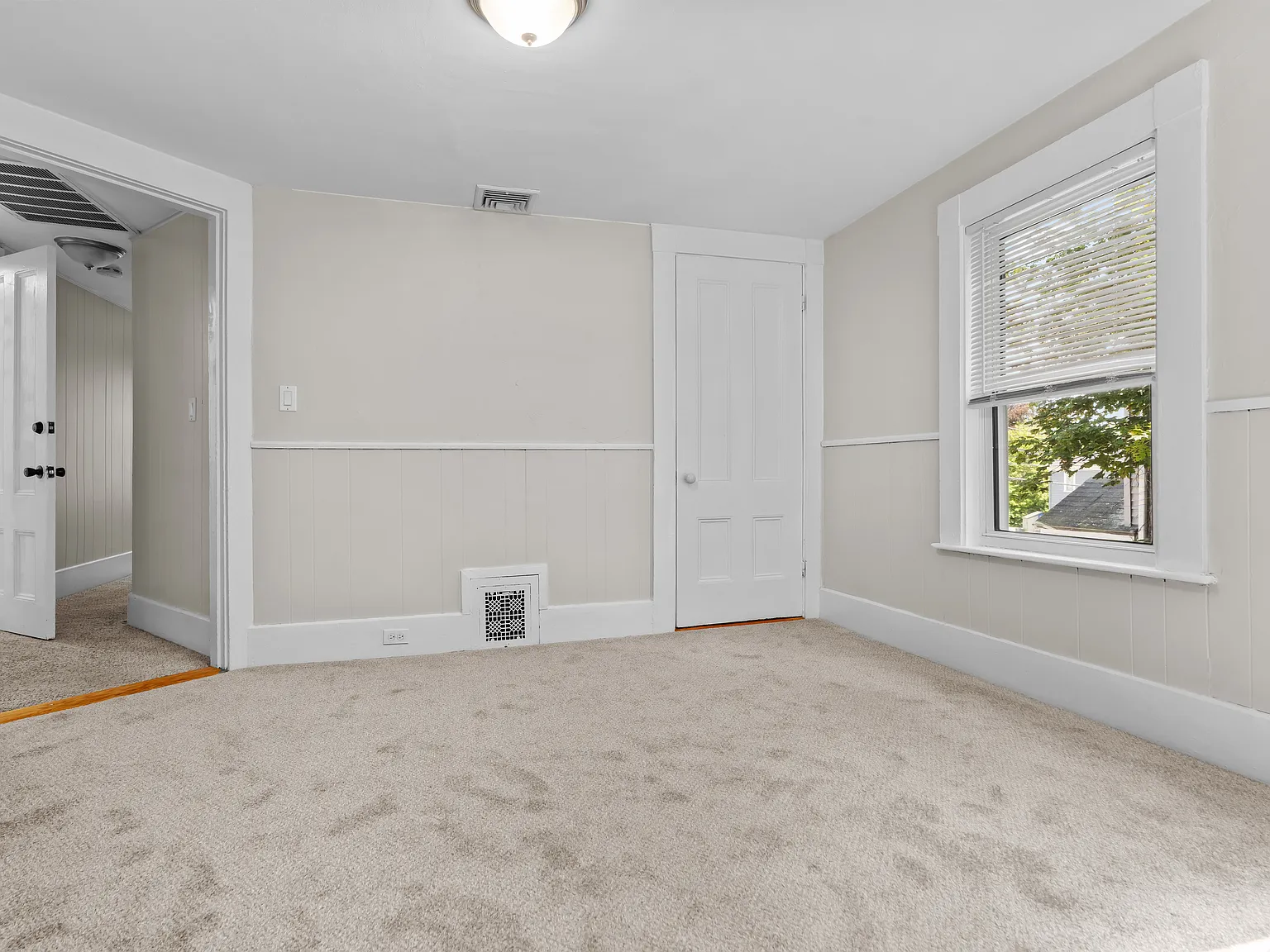 2 bed, 1035 sqft, $2,700 — Photo 4