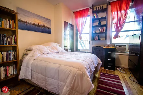 Rented by Wave Real Estate Group | media 25