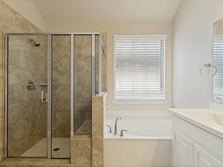 Soaker tub & Shower