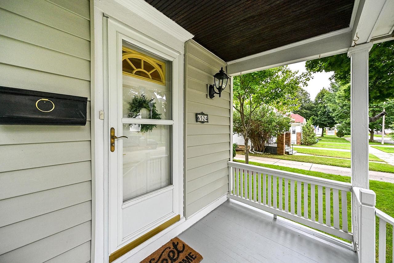 6524 Romona AVENUE, Wauwatosa, WI 53213 | Zillow