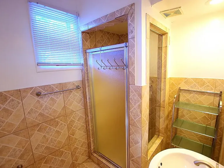 2606 School Ave — Photo 10