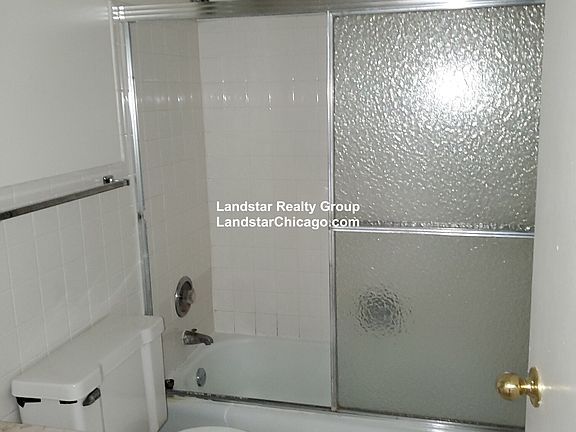 5th image of 6163 N Kenmore Ave APT 504