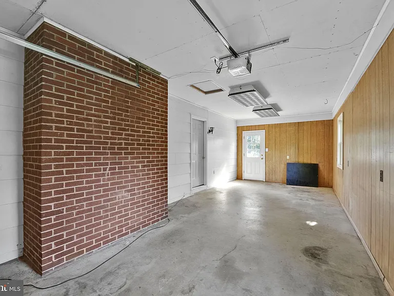 810 Wisteria Dr — Photo 44