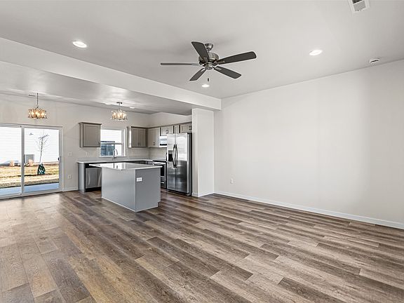 4th image of 1648 Aspen Ct
