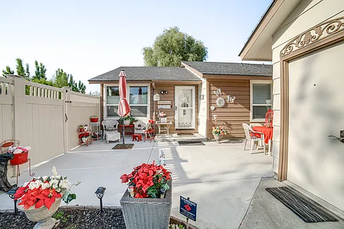 2420 Hillcrest Way Photo 1