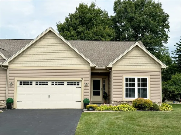 28 Golden Oaks Way, Rochester, NY 14624