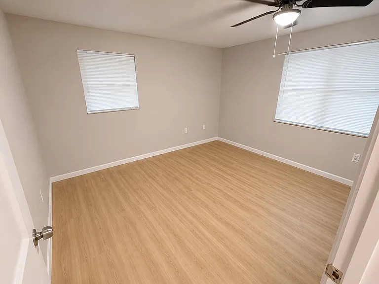 7919 NW 81st Ct — Photo 2