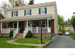 8940 Rivershore Dr, Niagara Falls, NY 14304