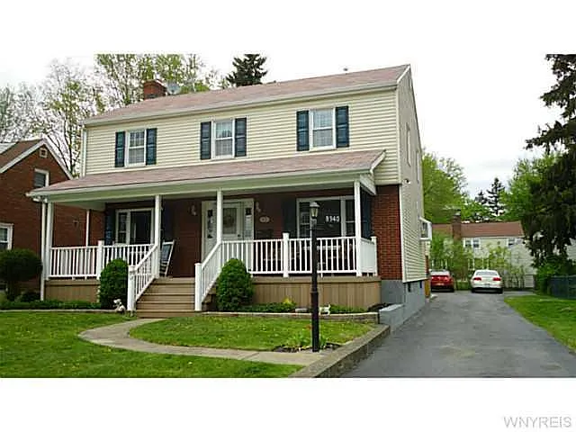 8940 Rivershore Dr photo 1