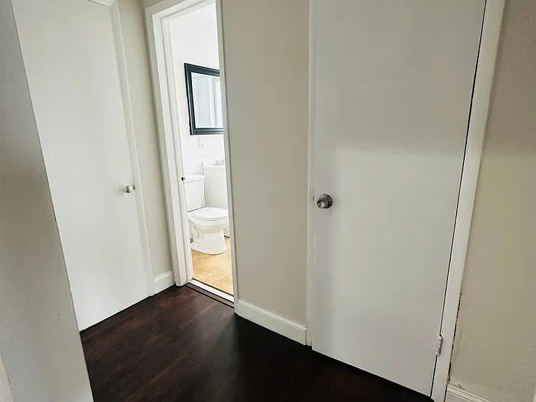 2401 SW 22nd St — Photo 7