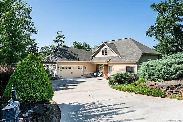 744 Golden Ridge Dr — Photo 1