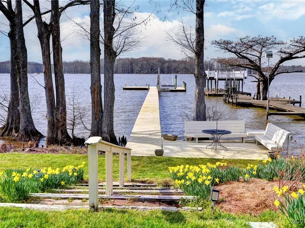 3092 N Riverside Dr, Lanexa, VA 23089