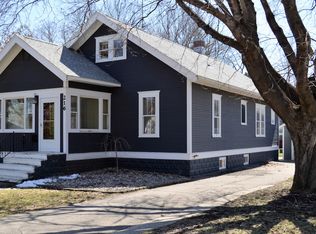 216 5th St NE, Orange City, IA 51041