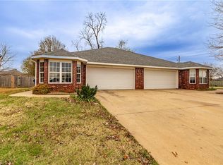 4100 SW Chapelstone Ave, Bentonville, AR 72712