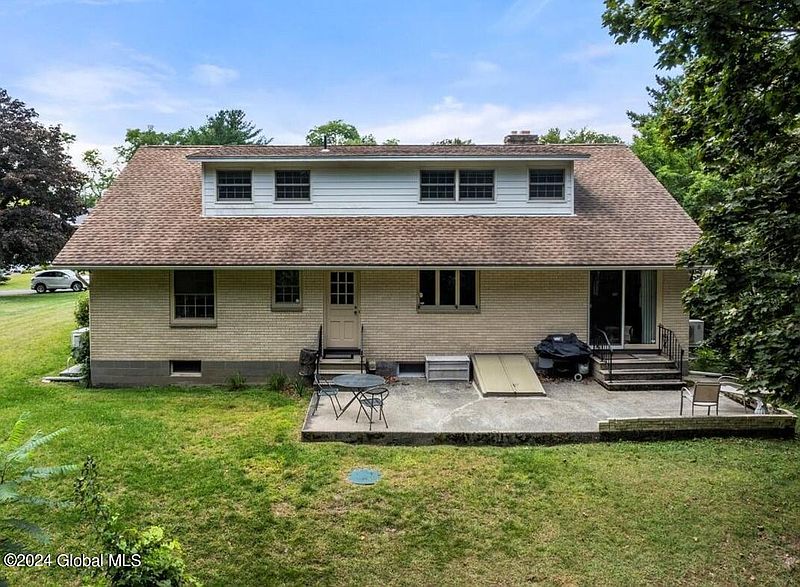 2nd image of 14 Huckleberry Drive