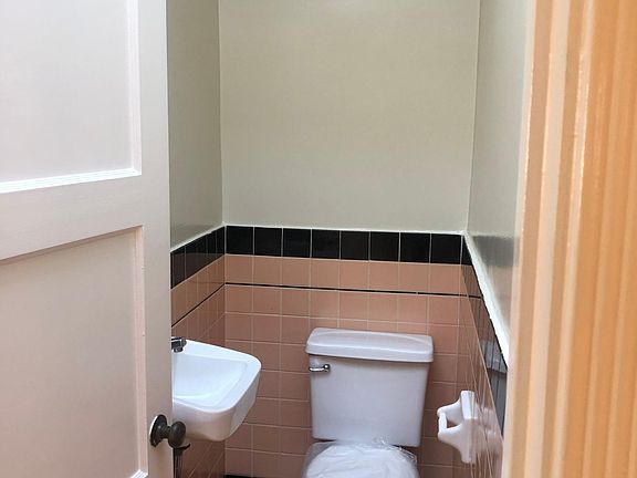 5th image of 1415 31st Ave APT 1
