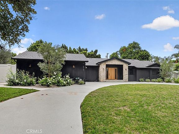 3rd image of 8960 Oak Park Ave