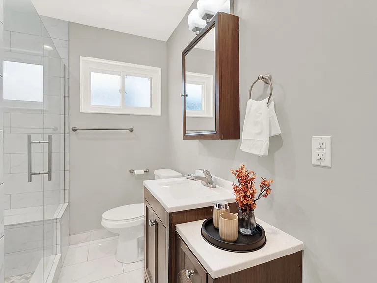 1809 W Farnum Ave #3 — Photo 24