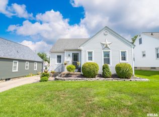 1009 Mary St, Pekin, IL 61554
