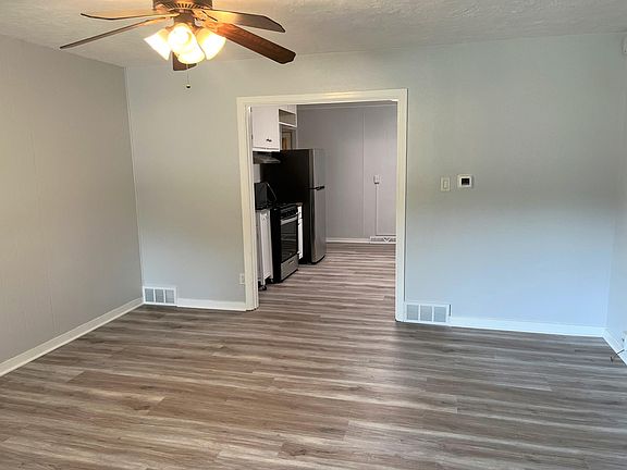 3rd image of 2324 Mayflower Ave #2324