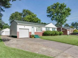 517 Trent Ave, Chesapeake, VA 23323