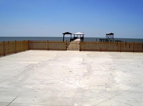 GREAT PLAY AREA