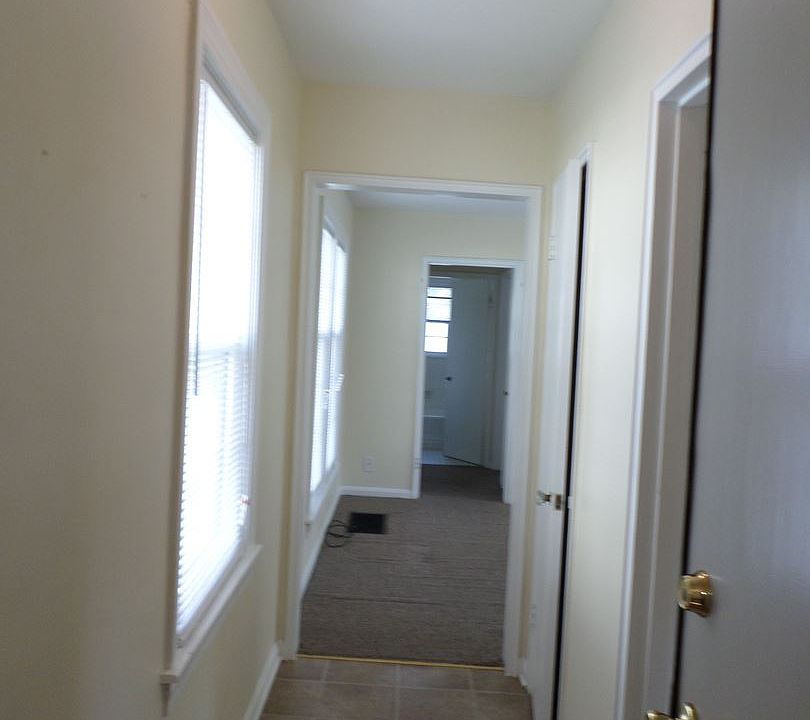 1st image of 215 Capital Ave APT C1