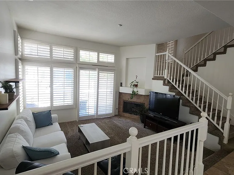 580 N Pageant Dr — Photo 9