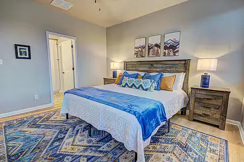 Master bedroom towards bathroom