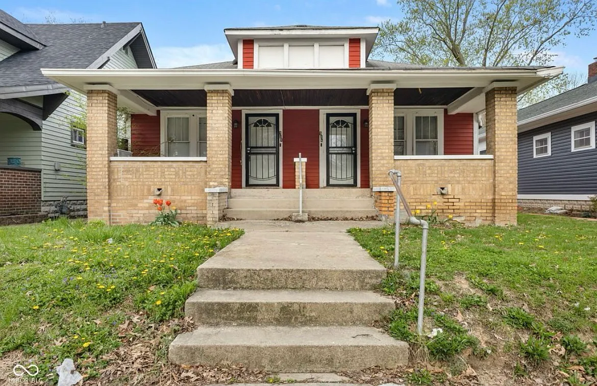 926 N Chester Ave — Photo 1