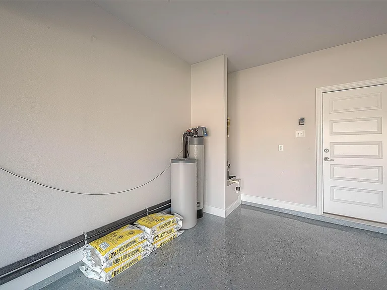 462 Aurora Creek Ln — Photo 33