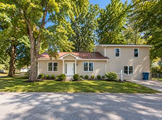 209 S Stotlar St, Benton, IL 62812