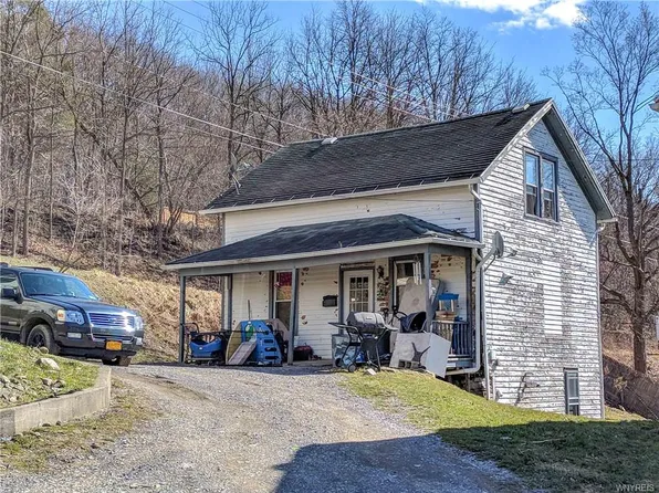 76 Rochester St, Warsaw, NY 14569