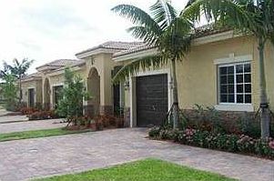 1st image of 3295 NE 11th Dr #3295