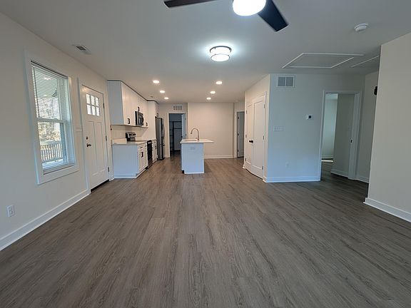 4th image of 348 Beach End