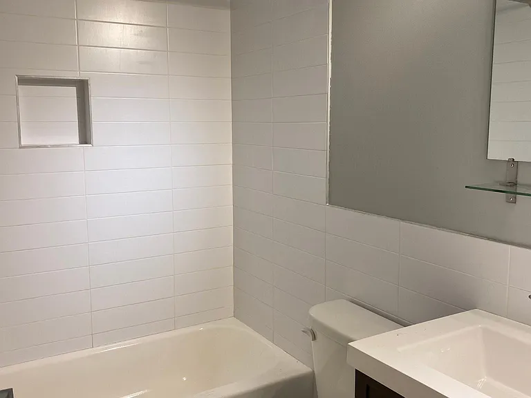535 N Budd St #C2 — Photo 7