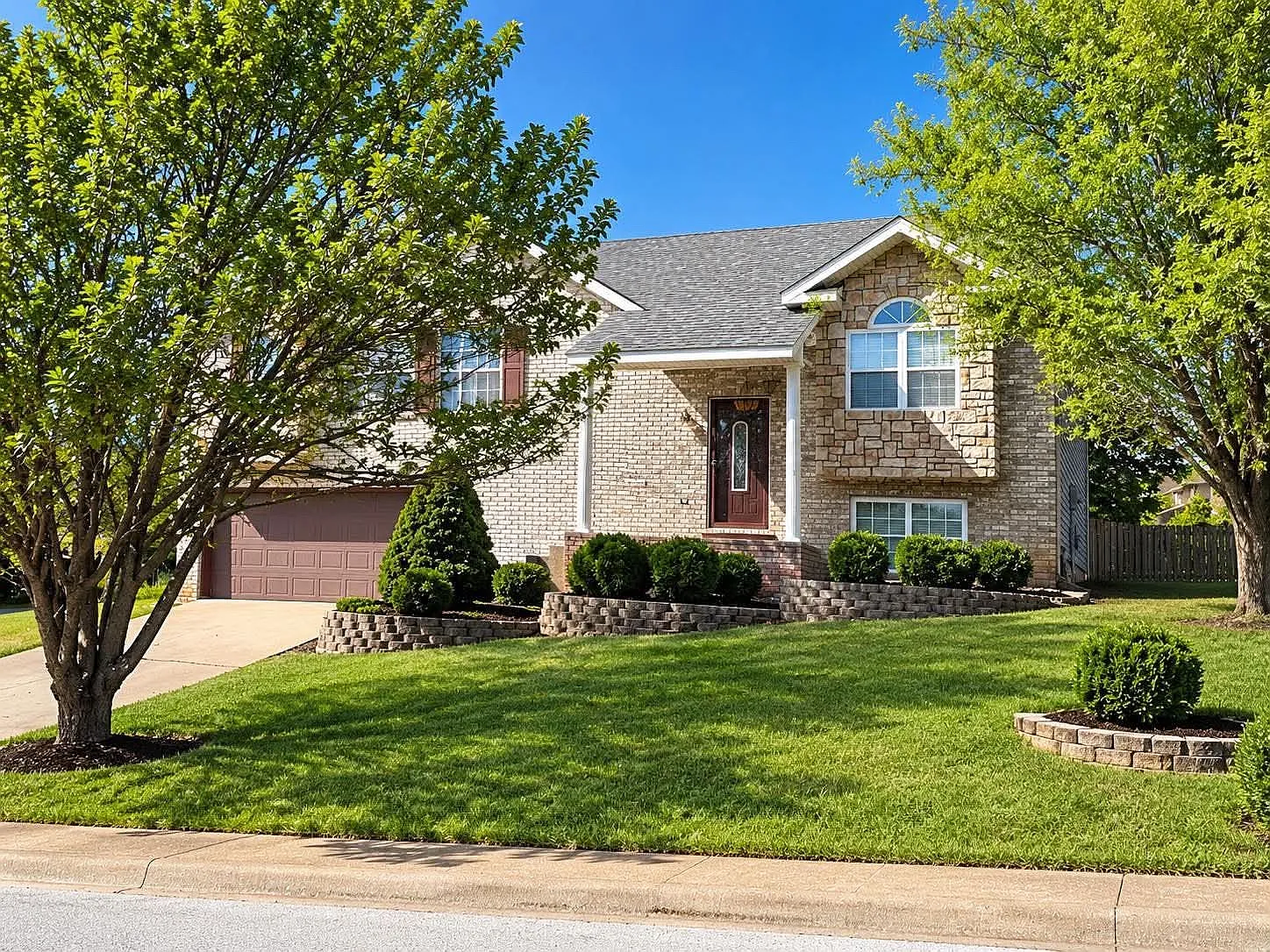 4 bed, 2600 sqft, $2,350 — Photo 1