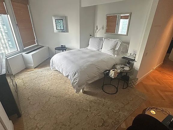 4th image of 150 W 56th St APT 5003