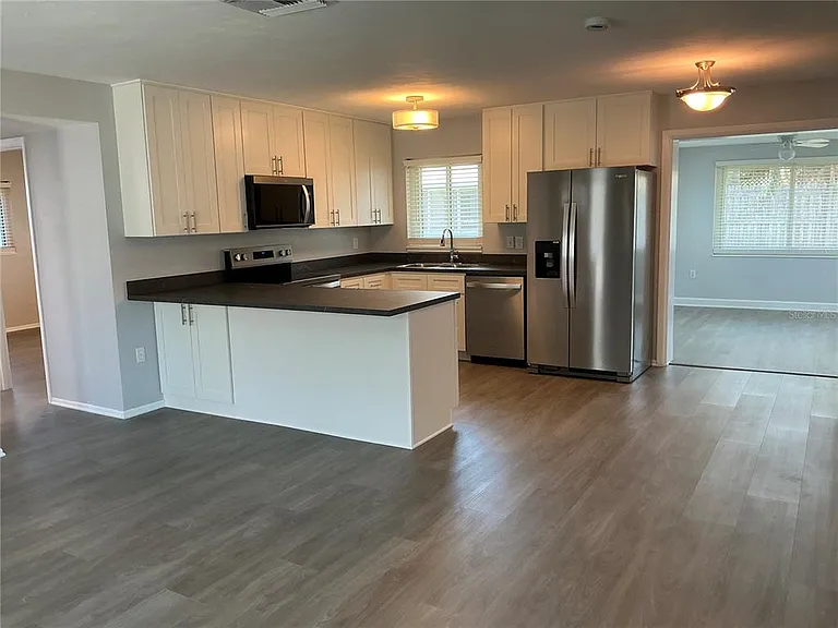 10888 Temple Ave — Photo 2