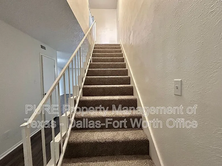 1126 Highbush Dr — Photo 11