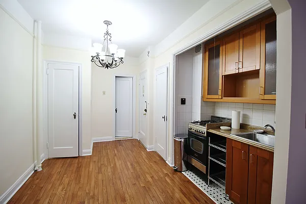 Rented by Julianna Realty Corp | media 5