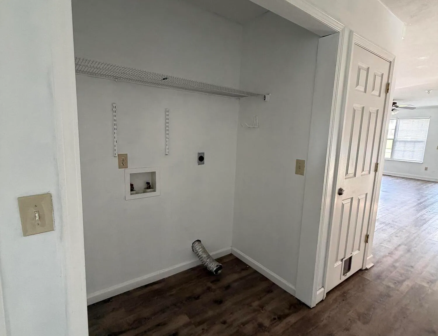3 bed, 2.0 bath, 1494 sqft, $1,700 — Photo 2