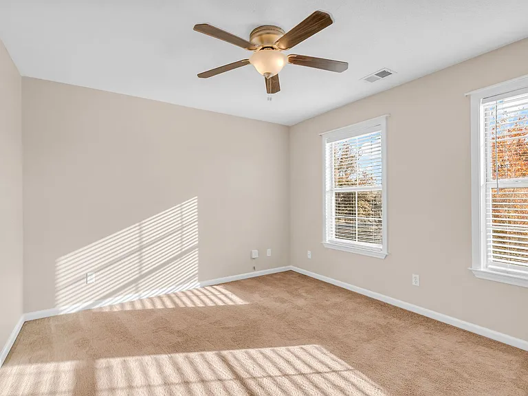 16 Bushwood Dr — Photo 23