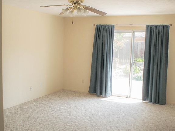 4th image of 2807 E Magnolia Ct