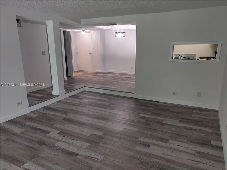 3750 Inverrary Dr #2Q — Photo 9