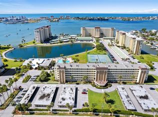 4650 Cove Cir APT 304, Saint Petersburg, FL 33708
