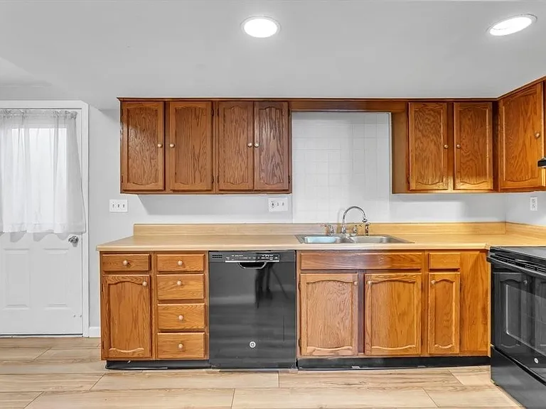 115 South St #114 — Photo 11